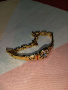 Elegant Gold Tone Bracelet with Stones 🎗☺