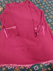Elegant Pink Kurta with Lace Detail