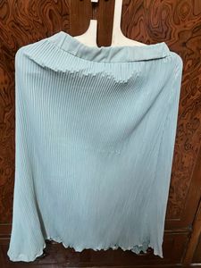 ALINE SKIRT and a same shrug given free