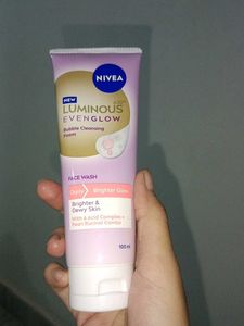 NIVEA Luminous Even Glow Face Wash
