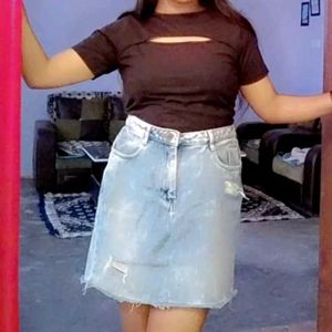 black cute cut out top