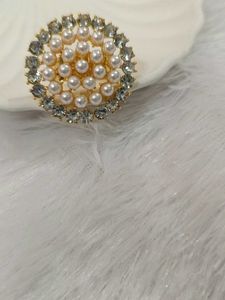 Elegant Pearl and Crystal Ring