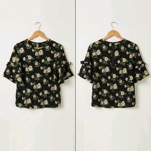 Daisy black top