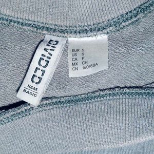 H&amp;M Cropped Sweatshirt