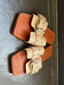 Dressberry Buckle Detail Flats