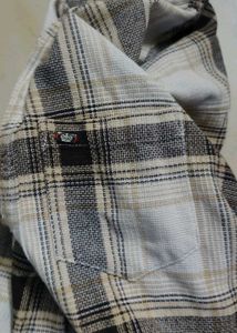 shirt branded no dirt new condtion
