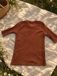 Chic brown top