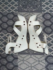 Elegant White Cross Strap Sandals