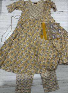 Stylish Yellow Printed Kurta Set
