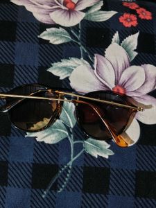Round Tortoiseshell Sunglasses