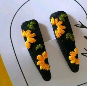 Sunflower Hair Accessories Set hamper