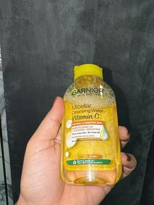 Garnier Micellar Cleansing Water Vitamin C