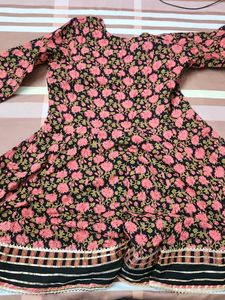 Beautiful Floral Print Kurta Set