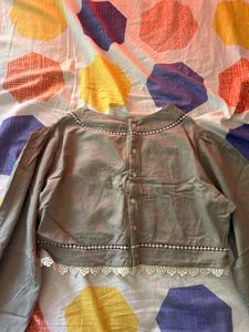 Stylish Grey Top with Balloon Sleeves