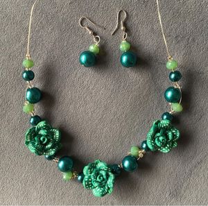 Bohemian neckpiece with earrings
