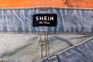 Light Wash Relaxed Fit Jeans