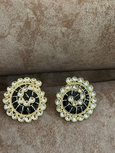 Elegant Black &amp; Gold Spiral Earrings