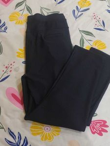 black stretchable trouser