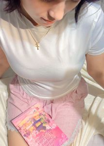 Fitted White T-Shirt for a snatched body