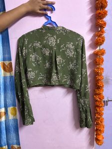 Green Floral Cropped Button-Up Top