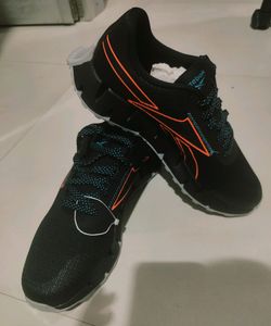 Reebok Men's Casual Shoes. Like New . Good Conditi