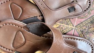 Brown Leather Sandals in 10