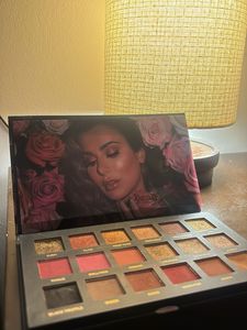 Huda Beauty Eyeshadow Palette