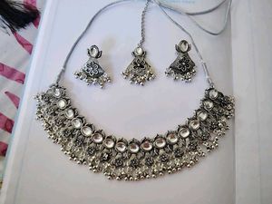 9.Antique Silver Necklace with Earrings