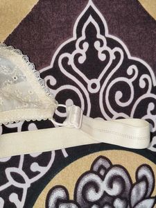 Cream Lace Bra with Tag