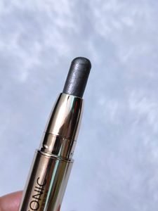 Iconic London Eye Shadow Stick
