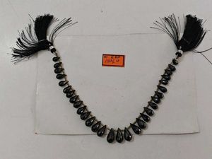 Elegant Black Teardrop Necklace
