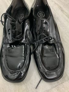 Glossy Black Lace-Up Oxford Shoes