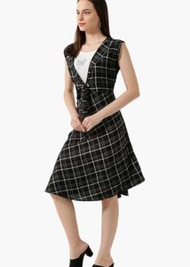 Chic Plaid Sleeveless Dress with Tie