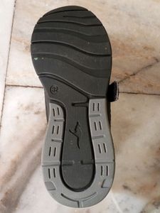 Kangaroo  Black Double Strap Sneakers