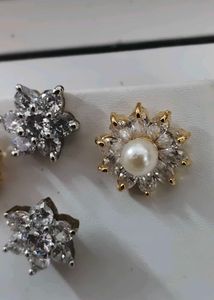 Elegant Flower Pearl &amp; Crystal Stud Earrings