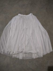 combo of 3,2women tops&amp;1skirt