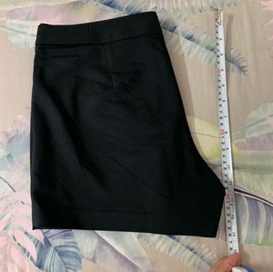ZARA Chic Black Tailored Shorts