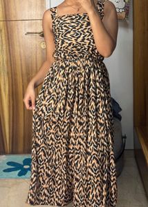 Chic Leopard Print Midi Dress