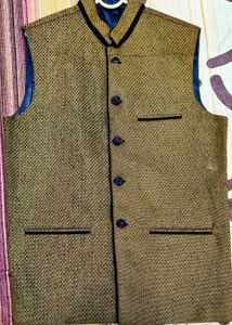 Stylish Men's Gold Waistcoat