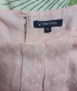 Elegant Pink Sleeveless Pleated Top