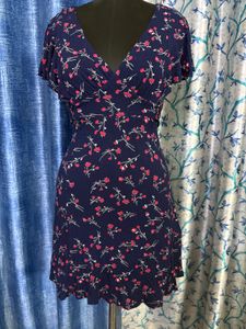 Chic Navy Floral Print Dress