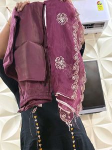 Maroon Kurta Set with Embroidered Floral Accents