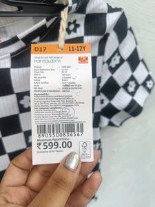 COOLSTERS BLACK&amp;WHITE CROP TOP