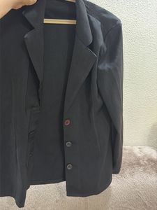 Chic Black Blazer