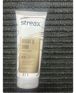 Streax Bright & Shine Face Wash