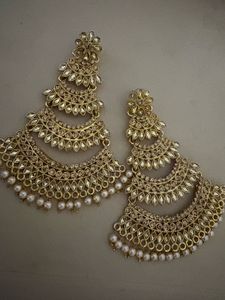 Elegant Gold Dangle Earrings with Pearls