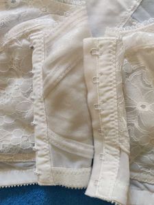 White Lace Front-Closure Bra