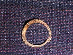 Sparkling V-Shape Ring