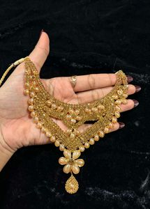 Gold-Tone Jewellery Set ✨️