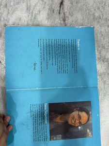 Sisters by Raina Telgemeier(comic book)